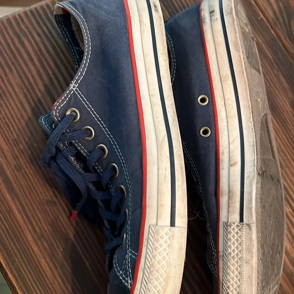 Converse Navy Low Top Sneakers with Red Trim - Picture 7 of 8